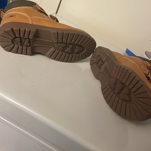 Deerstags Kids Size 4 Boots - Picture 2 of 2